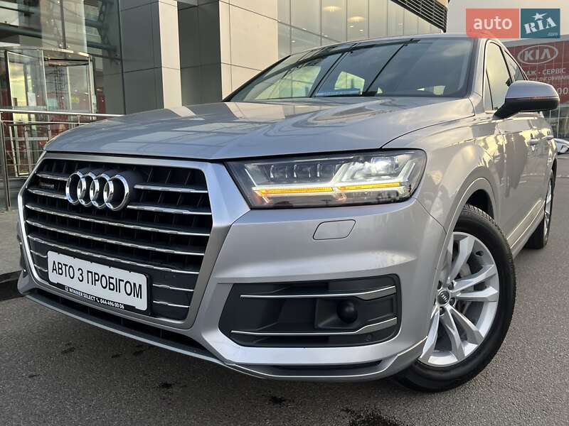 Внедорожник / Кроссовер Audi Q7 2018 в 