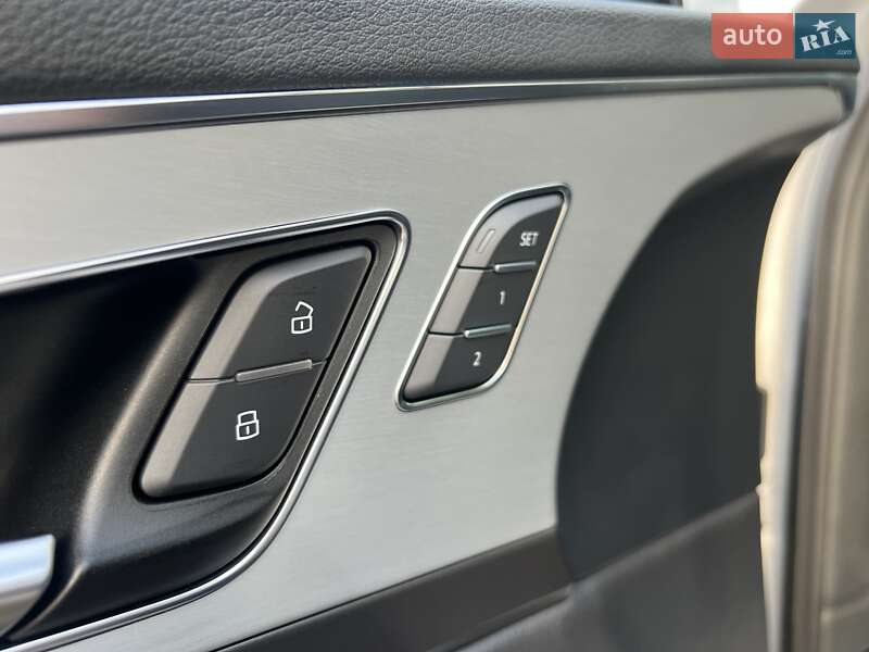 Внедорожник / Кроссовер Audi Q7 2018 в Киеве
