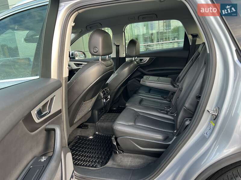 Внедорожник / Кроссовер Audi Q7 2018 в Киеве