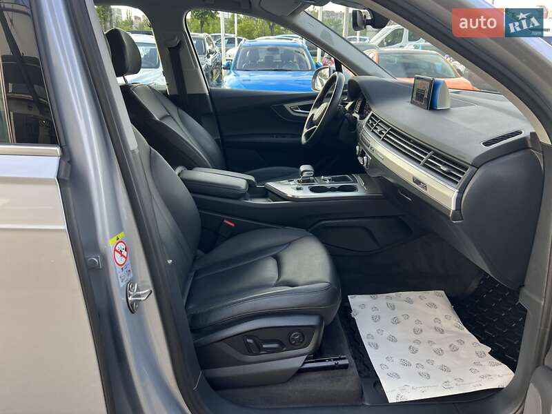 Внедорожник / Кроссовер Audi Q7 2018 в Киеве