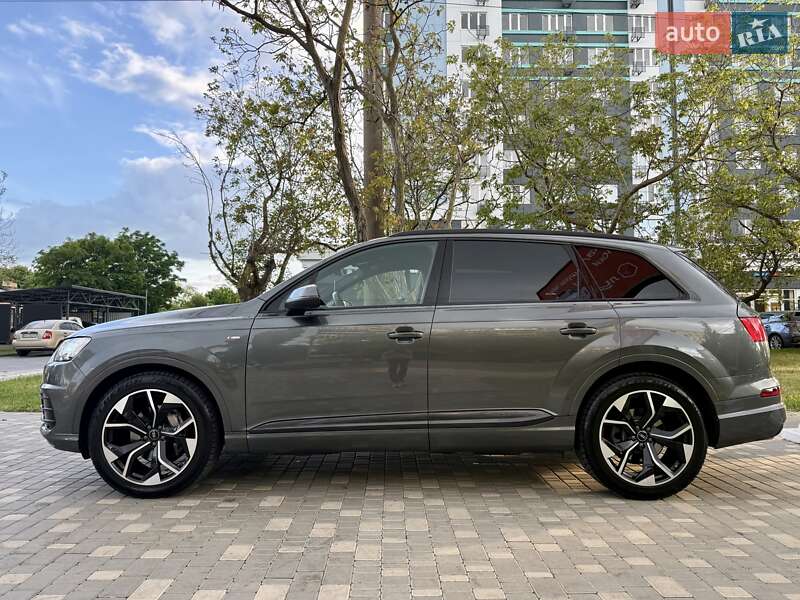 Позашляховик / Кросовер Audi Q7 2018 в Одесі