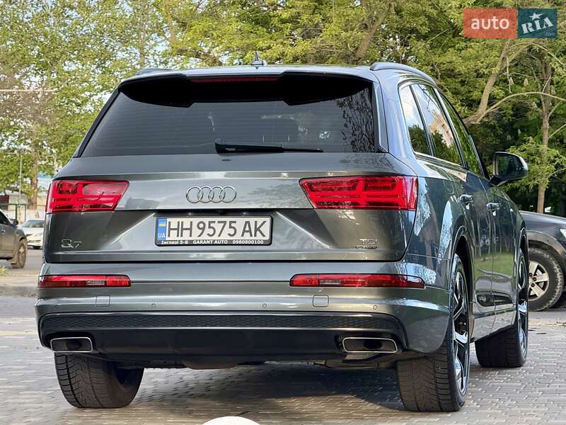 Позашляховик / Кросовер Audi Q7 2018 в Одесі