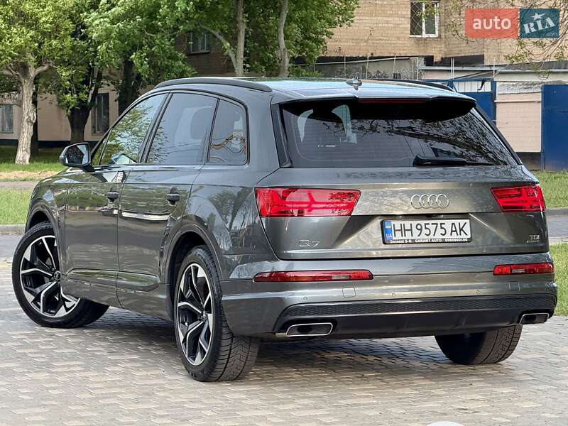 Позашляховик / Кросовер Audi Q7 2018 в Одесі