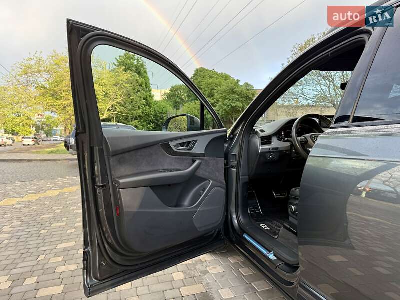 Позашляховик / Кросовер Audi Q7 2018 в Одесі