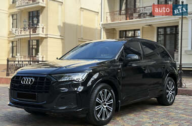 Внедорожник / Кроссовер Audi Q7 2022 в 