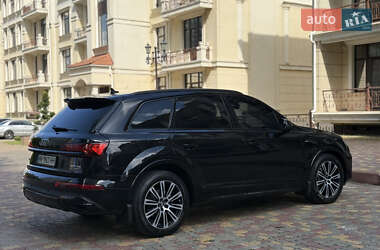 Внедорожник / Кроссовер Audi Q7 2022 в 