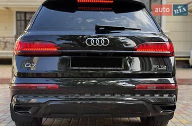 Внедорожник / Кроссовер Audi Q7 2022 в 