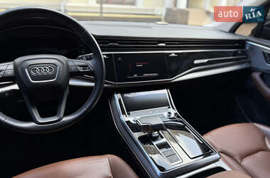 Внедорожник / Кроссовер Audi Q7 2022 в 