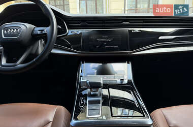 Внедорожник / Кроссовер Audi Q7 2022 в 