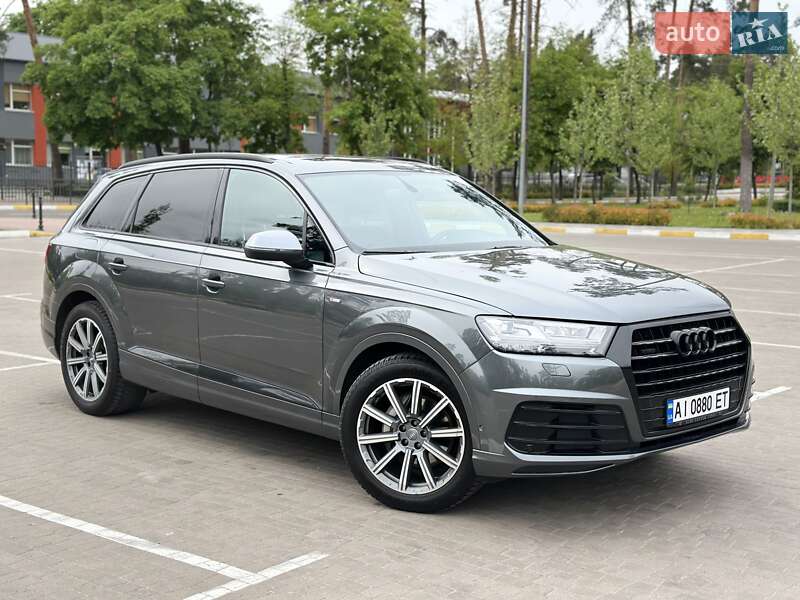 Внедорожник / Кроссовер Audi Q7 2018 в Буче