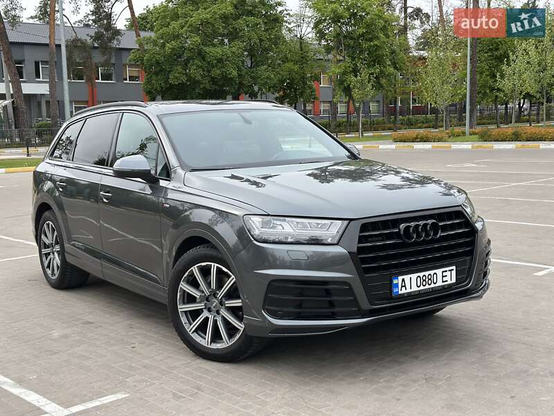 Внедорожник / Кроссовер Audi Q7 2018 в 