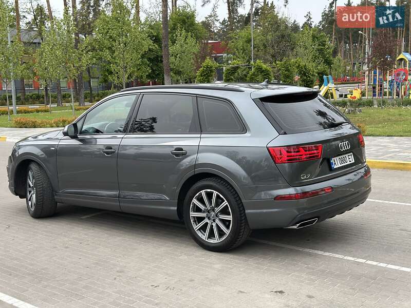 Внедорожник / Кроссовер Audi Q7 2018 в Буче
