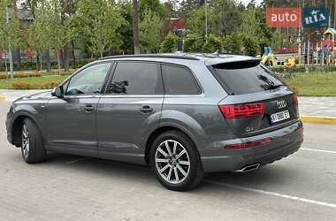 Внедорожник / Кроссовер Audi Q7 2018 в 
