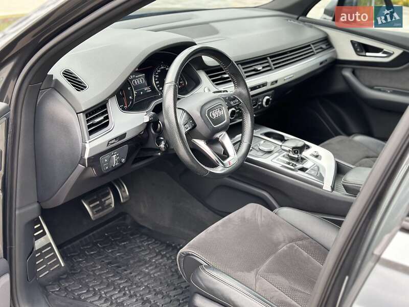 Внедорожник / Кроссовер Audi Q7 2018 в Буче