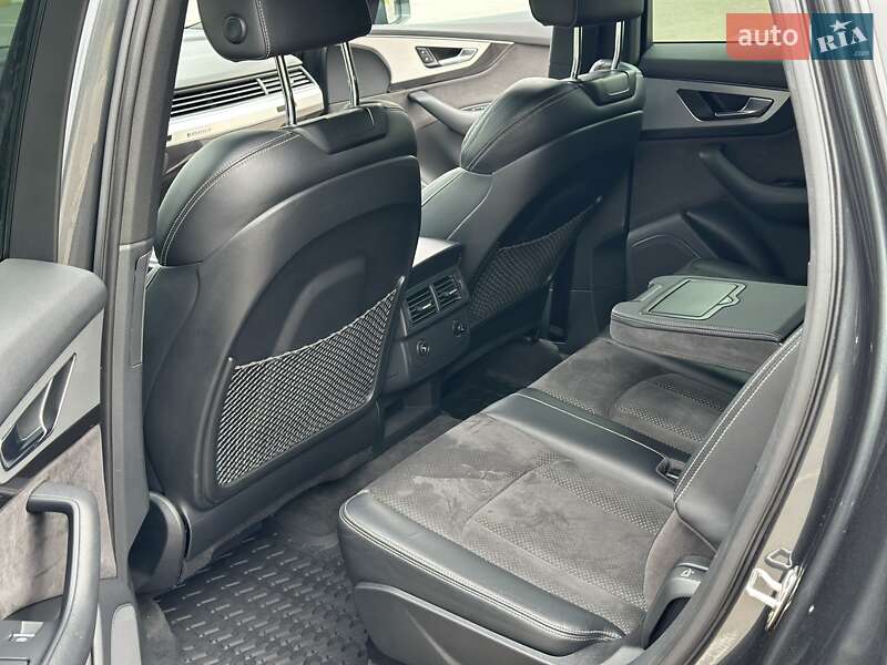 Внедорожник / Кроссовер Audi Q7 2018 в Буче