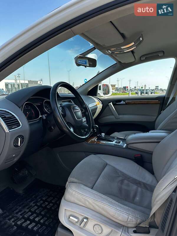 Внедорожник / Кроссовер Audi Q7 2011 в Луцке