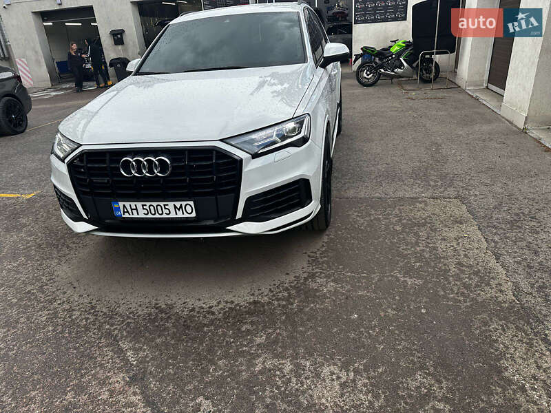 Внедорожник / Кроссовер Audi Q7 2020 в Житомире