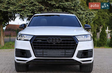 Внедорожник / Кроссовер Audi Q7 2016 в 