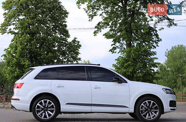 Внедорожник / Кроссовер Audi Q7 2016 в 