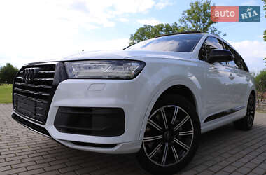 Внедорожник / Кроссовер Audi Q7 2016 в 
