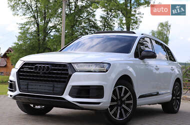 Внедорожник / Кроссовер Audi Q7 2016 в 