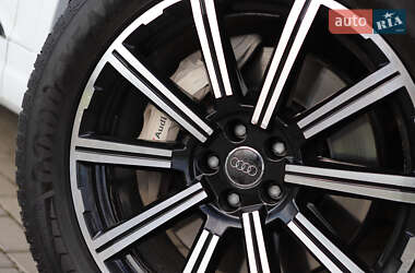 Внедорожник / Кроссовер Audi Q7 2016 в 