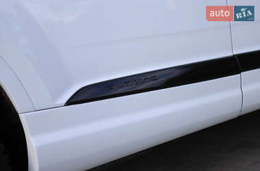Внедорожник / Кроссовер Audi Q7 2016 в 