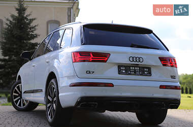 Внедорожник / Кроссовер Audi Q7 2016 в 