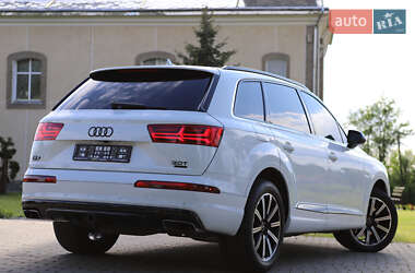 Внедорожник / Кроссовер Audi Q7 2016 в 