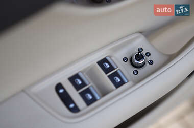 Внедорожник / Кроссовер Audi Q7 2016 в 