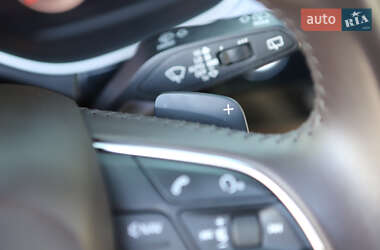 Внедорожник / Кроссовер Audi Q7 2016 в 