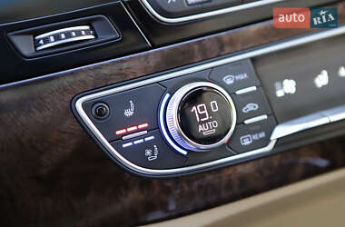 Внедорожник / Кроссовер Audi Q7 2016 в 