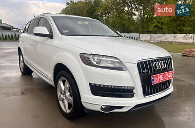 Внедорожник / Кроссовер Audi Q7 2015 в 