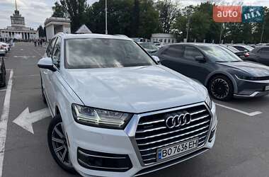 Внедорожник / Кроссовер Audi Q7 2016 в 