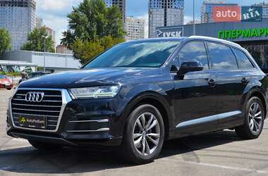 Внедорожник / Кроссовер Audi Q7 2016 в 