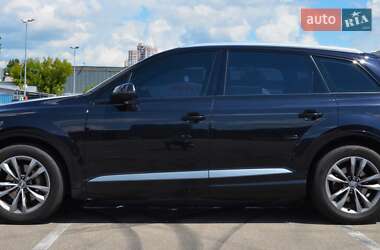 Внедорожник / Кроссовер Audi Q7 2016 в 
