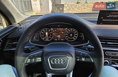 Внедорожник / Кроссовер Audi Q7 2017 в 