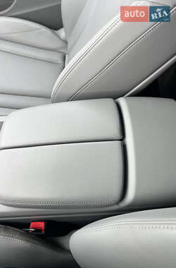 Позашляховик / Кросовер Audi Q7 2018 в 