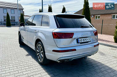 Внедорожник / Кроссовер Audi Q7 2017 в 