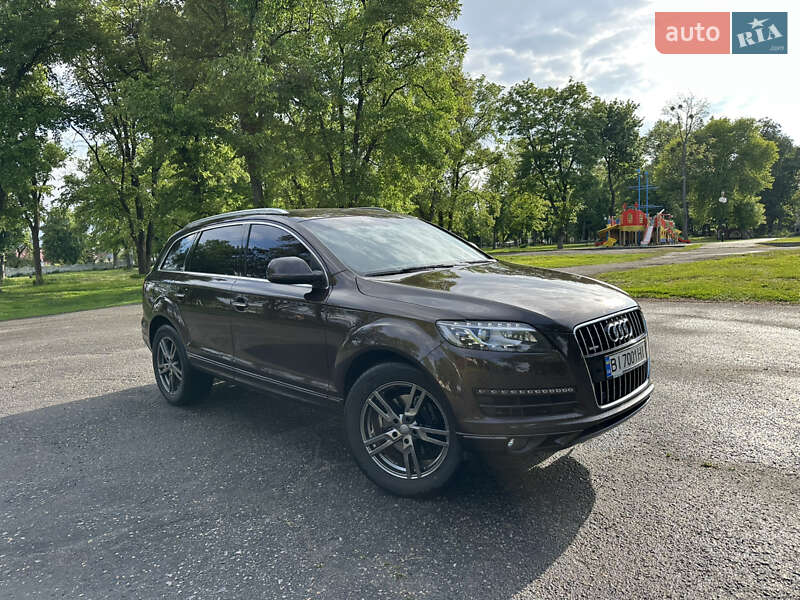 Позашляховик / Кросовер Audi Q7 2013 в Гадячі
