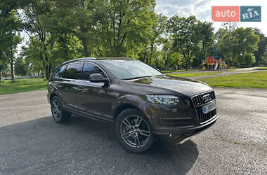 Внедорожник / Кроссовер Audi Q7 2013 в 