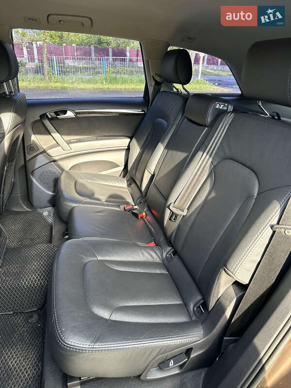 Позашляховик / Кросовер Audi Q7 2013 в Гадячі
