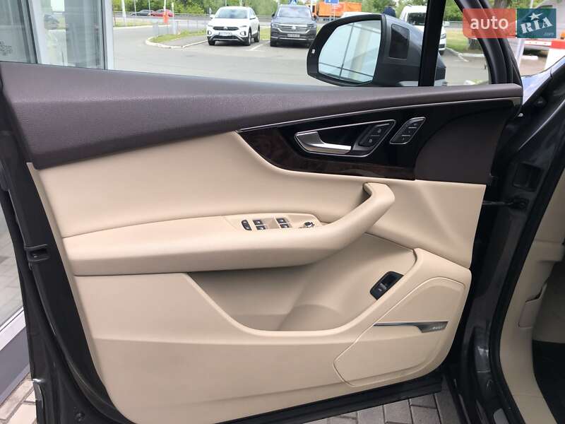 Внедорожник / Кроссовер Audi Q7 2018 в Киеве