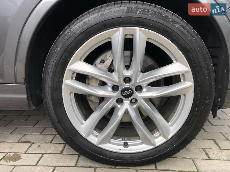 Внедорожник / Кроссовер Audi Q7 2018 в Киеве