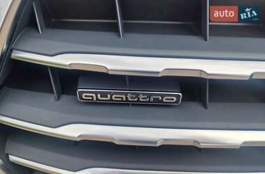 Внедорожник / Кроссовер Audi Q7 2017 в 