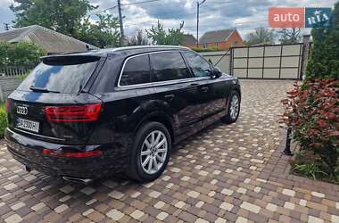 Внедорожник / Кроссовер Audi Q7 2017 в 