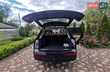 Внедорожник / Кроссовер Audi Q7 2017 в 