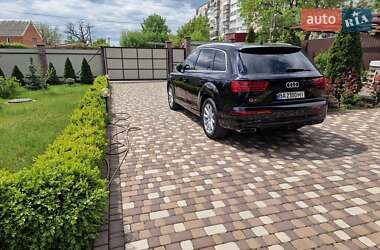 Внедорожник / Кроссовер Audi Q7 2017 в 