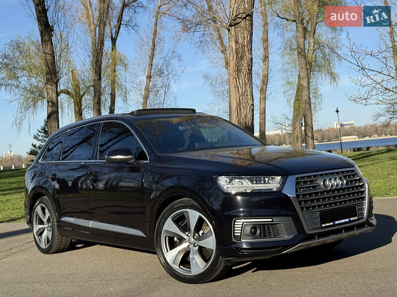 Внедорожник / Кроссовер Audi Q7 2017 в Киеве