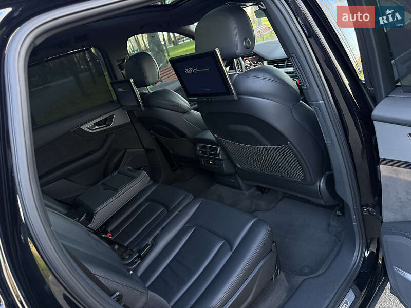 Внедорожник / Кроссовер Audi Q7 2017 в Киеве